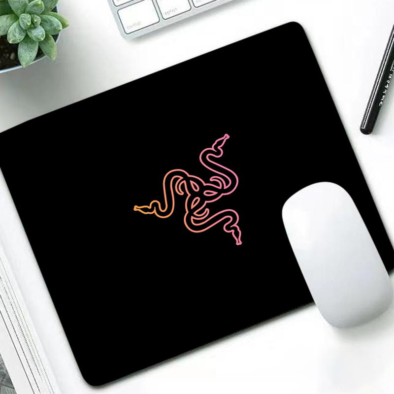Razer 高級マウスパッド アニメ ゲーマー デスクマット - Pc Gaming Lounge のレビューと価格